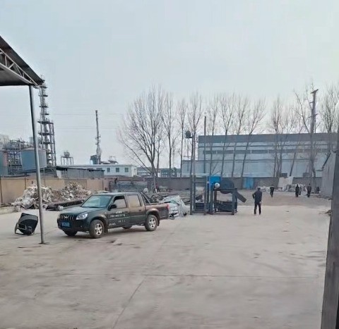 設(shè)備就位完畢，隨時候命，指令下達即刻開工安裝。