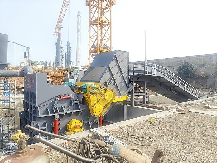 路友專(zhuān)業(yè)生產(chǎn)制造廢舊金屬破碎機(jī)，從選型到安裝一站式服務(wù)。